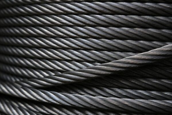 Utilizarea cablurilor de tractiune din metal