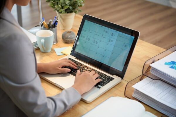 Organizare prin tehnologie: Secretele productivității în era digitală