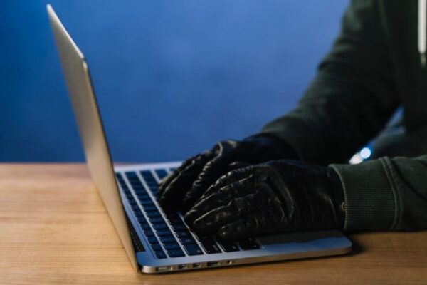 Protejează-te de fraudele online: Ghid practic pentru siguranța ta
