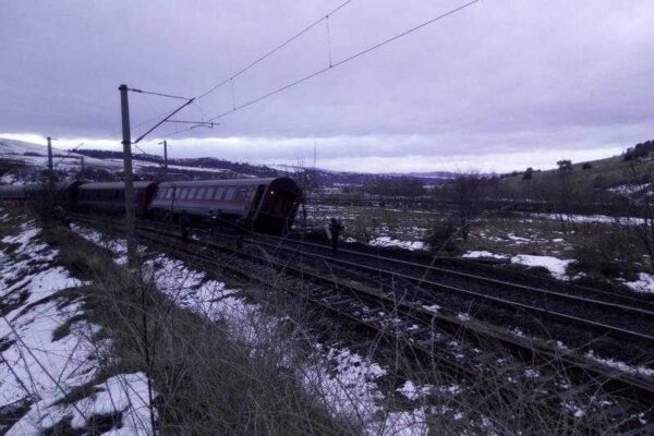 Tren de marfă deraiat la Drăgăneşti
