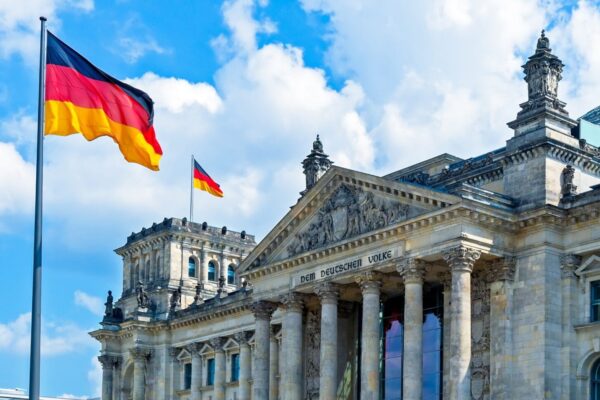 Germania se reînarmează. Vot crucial în Bundestag