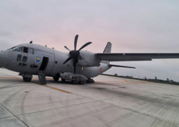 Nicușor Dan, blocat peste noapte în Paris. De ce nu poate ajunge în țară avionul militar Spartan cu care a zburat în Franța
