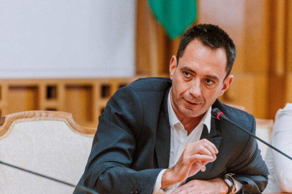 Decizia UDMR privind Guvernul Veștea: Cum vor vota parlamentarii maghiari