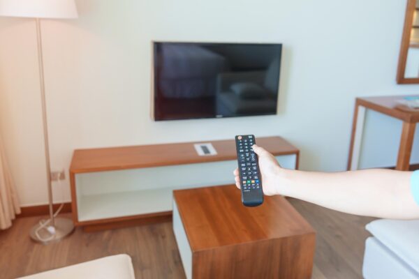 Merită un dispozitiv de streaming dacă televizorul tău este deja smart?