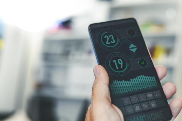 De ce se mișcă greu telefonul și cum îi îmbunătățești performanța